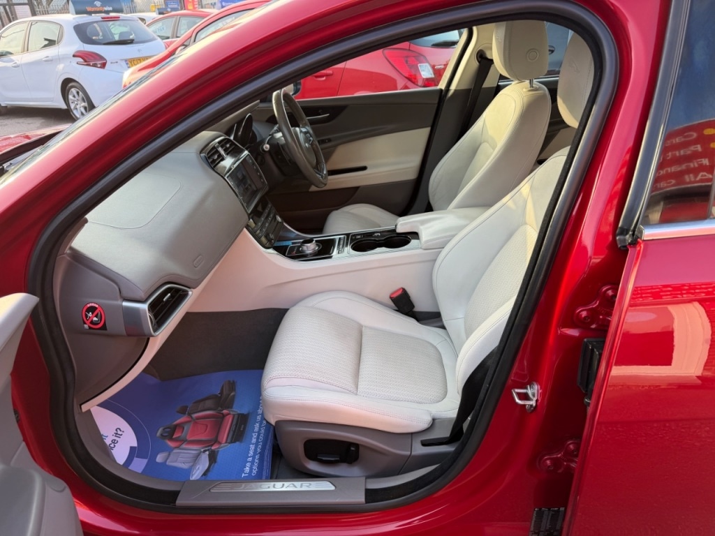 Used Jaguar XE 2016 for sale - 77774926: Photo 6