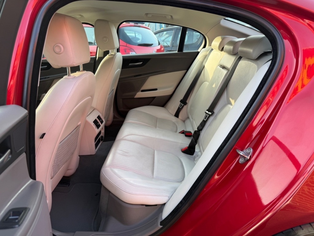 Used Jaguar XE 2016 for sale - 77774926: Photo 9