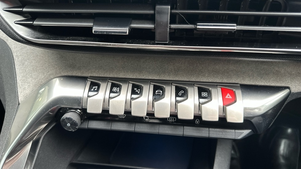 Used Peugeot 3008 2023 for sale - 76523468: Photo 34