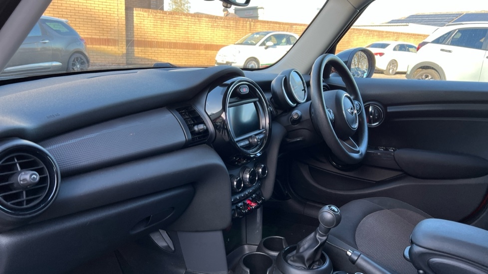 Used MINI Hatch 2019 for sale - 76684237: Photo 10