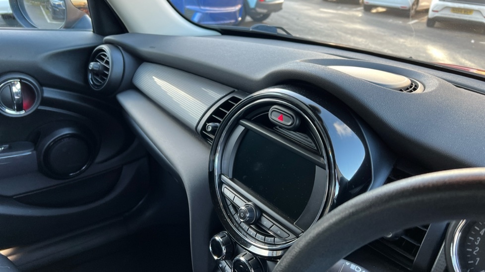 Used MINI Hatch 2019 for sale - 76684237: Photo 12