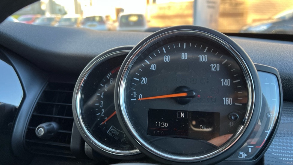 Used MINI Hatch 2019 for sale - 76684237: Photo 13