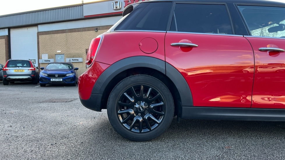 Used MINI Hatch 2019 for sale - 76684237: Photo 19