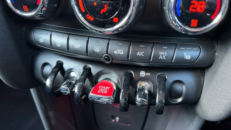 Used MINI Hatch 2019 for sale - 76684237: Photo 27