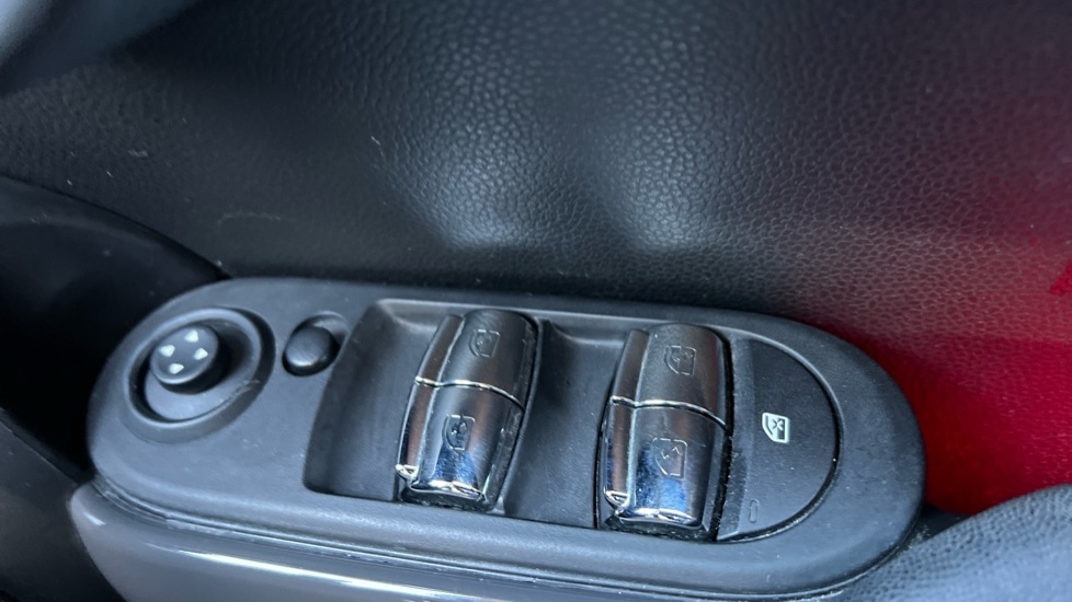 Used MINI Hatch 2019 for sale - 76684237: Photo 30