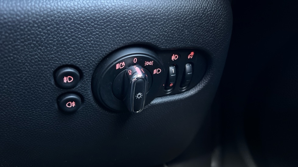 Used MINI Hatch 2019 for sale - 76684237: Photo 33