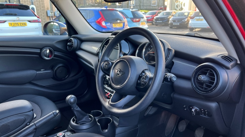 Used MINI Hatch 2019 for sale - 76684237: Photo 9