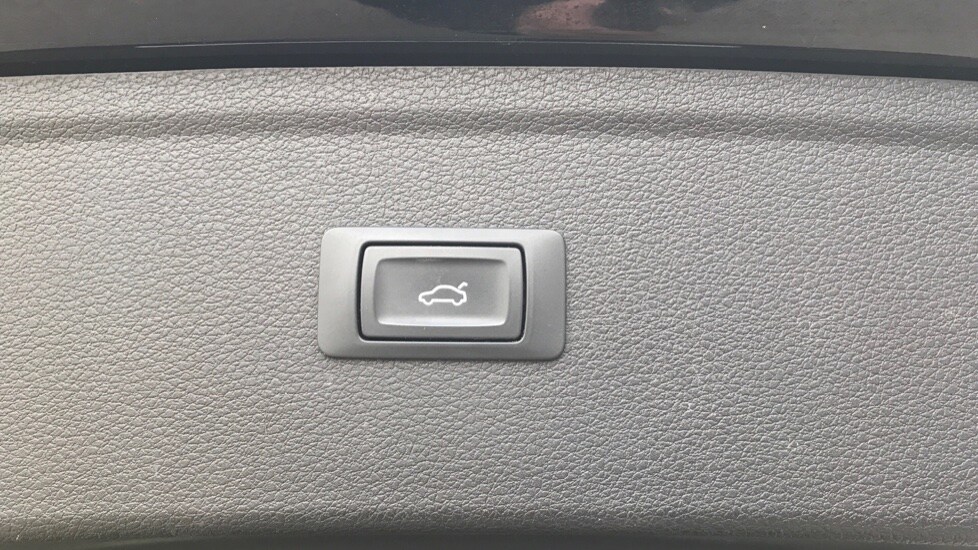 Used Audi Q5 2018 for sale - 76868926: Photo 41