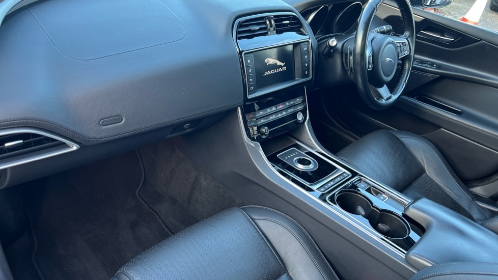 Used Jaguar XE 2016 for sale - 76874130: Photo 10