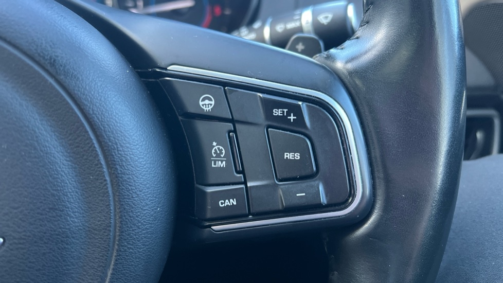 Used Jaguar XE 2016 for sale - 76874130: Photo 22