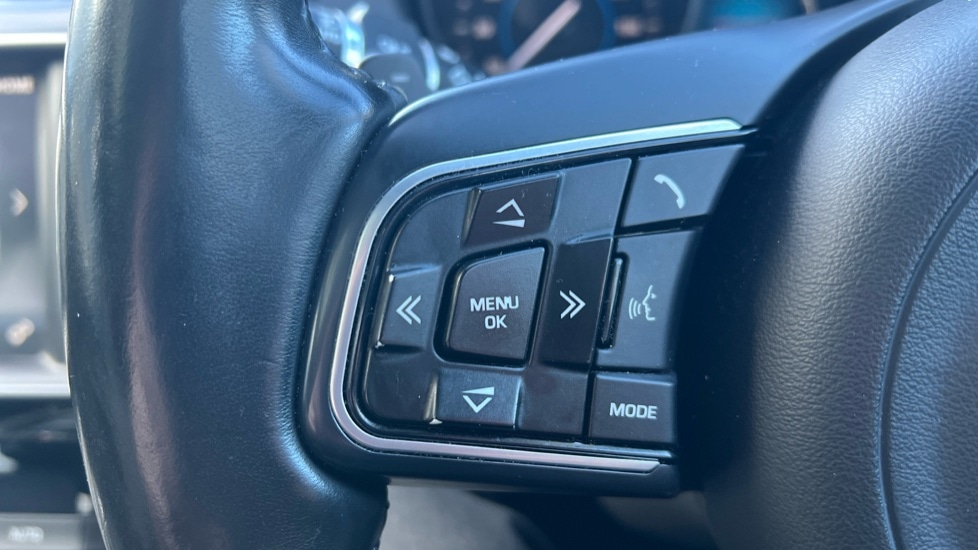 Used Jaguar XE 2016 for sale - 76874130: Photo 23