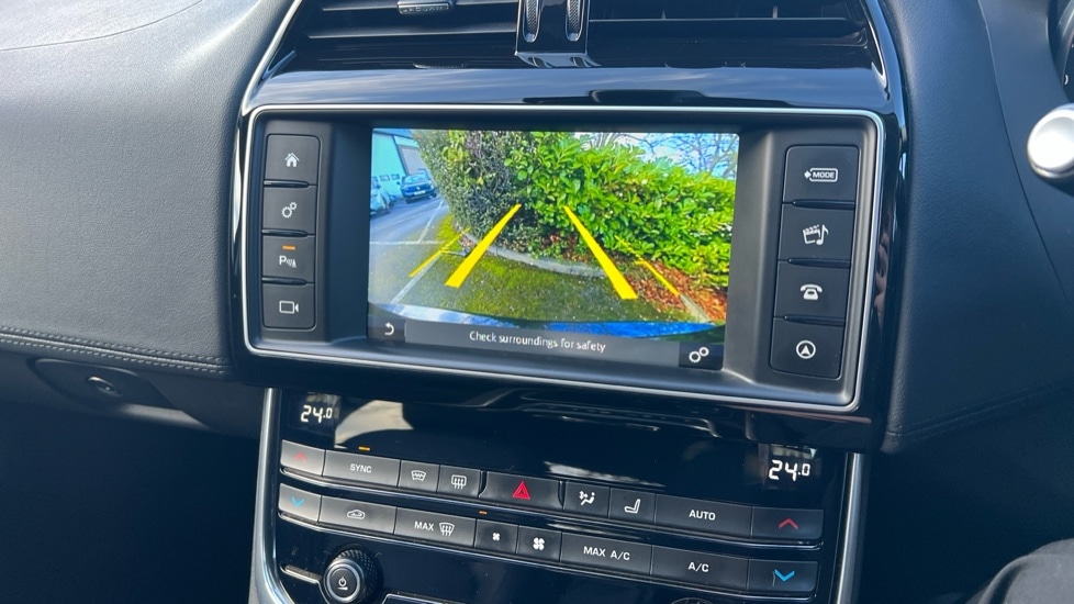 Used Jaguar XE 2016 for sale - 76874130: Photo 26