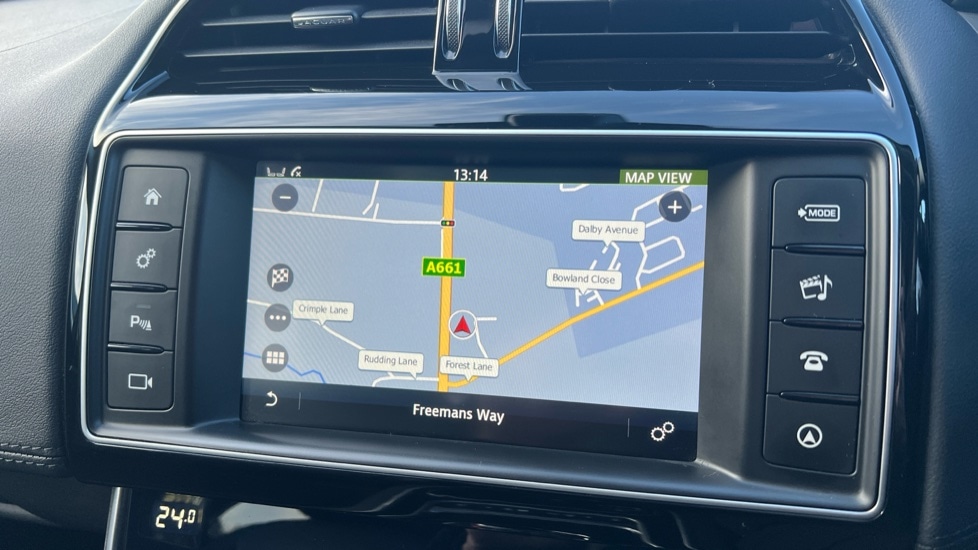 Used Jaguar XE 2016 for sale - 76874130: Photo 27