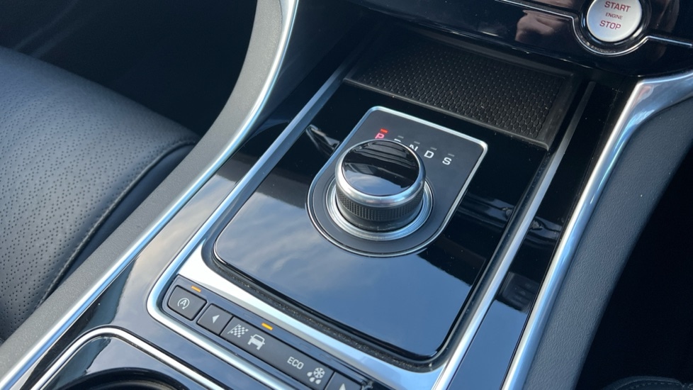 Used Jaguar XE 2016 for sale - 76874130: Photo 29