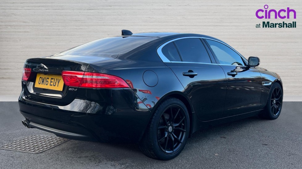 Used Jaguar XE 2016 for sale - 76874130: Photo 3