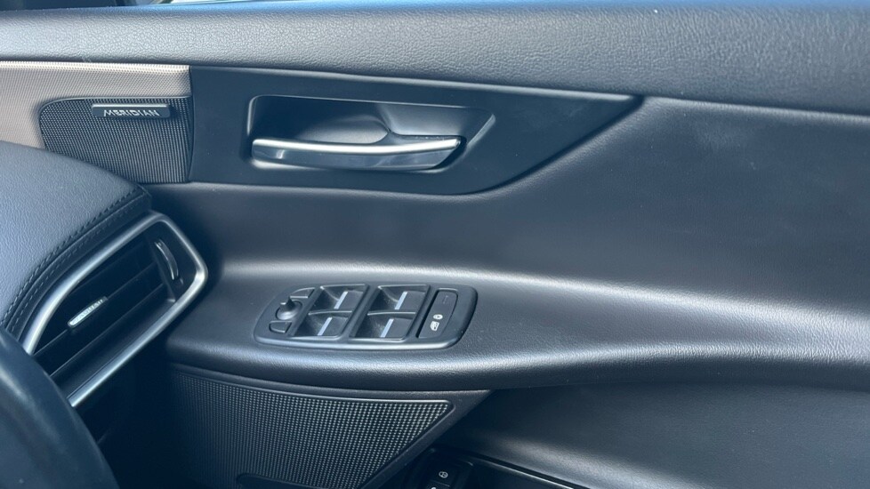 Used Jaguar XE 2016 for sale - 76874130: Photo 30