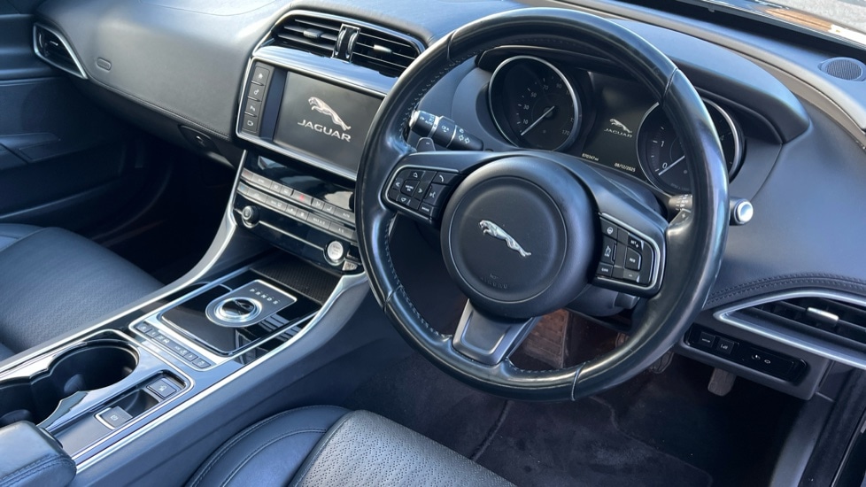 Used Jaguar XE 2016 for sale - 76874130: Photo 9