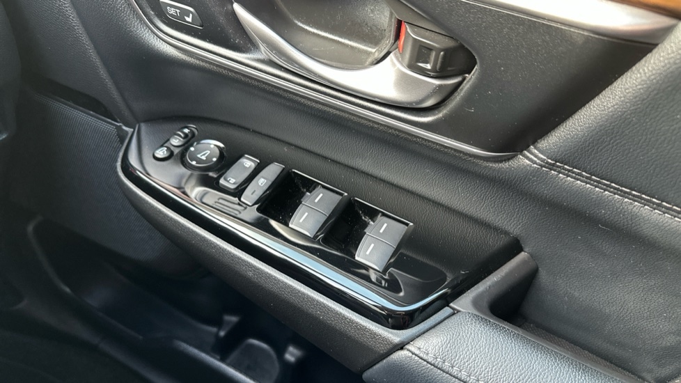 Used Honda CR-V 2019 for sale - 76400809: Photo 29