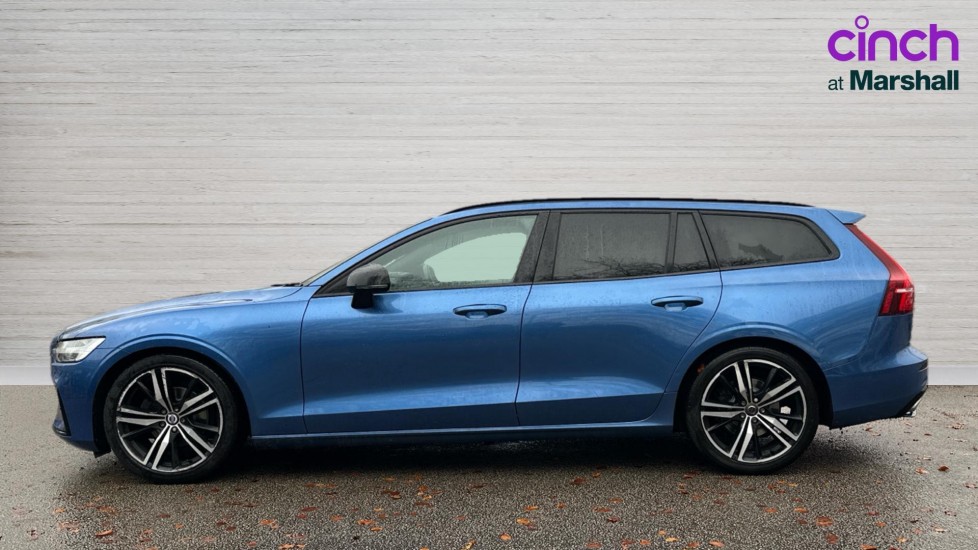 Used Volvo V60 2020 for sale - 76869957: Photo 2