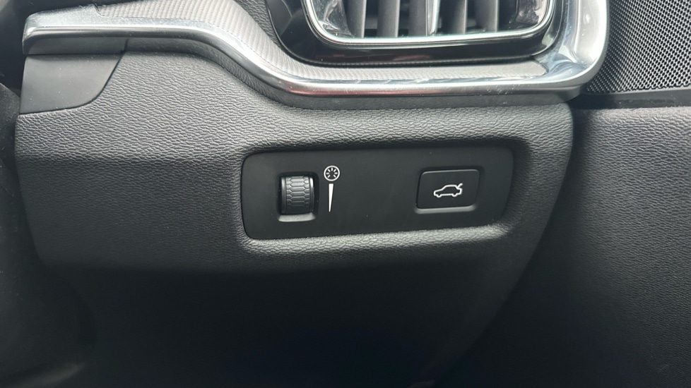 Used Volvo V60 2020 for sale - 76869957: Photo 23