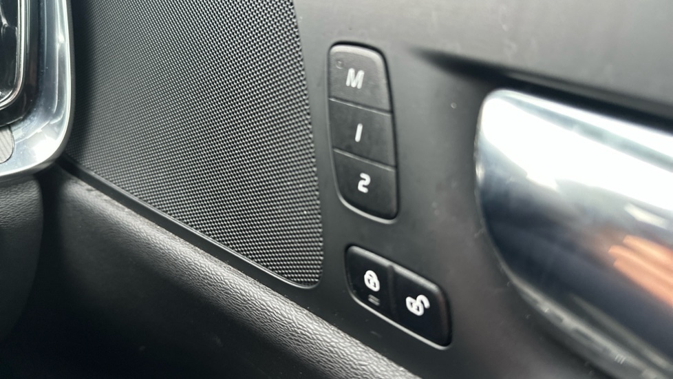 Used Volvo V60 2020 for sale - 76869957: Photo 34