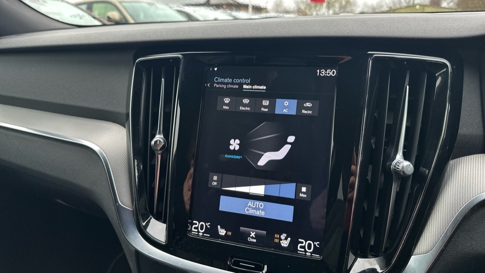 Used Volvo V60 2020 for sale - 76869957: Photo 35