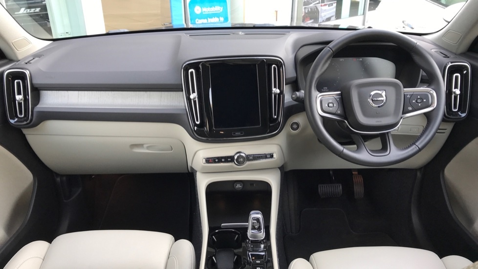 Used Volvo XC40 2021 for sale - 76873809: Photo 11