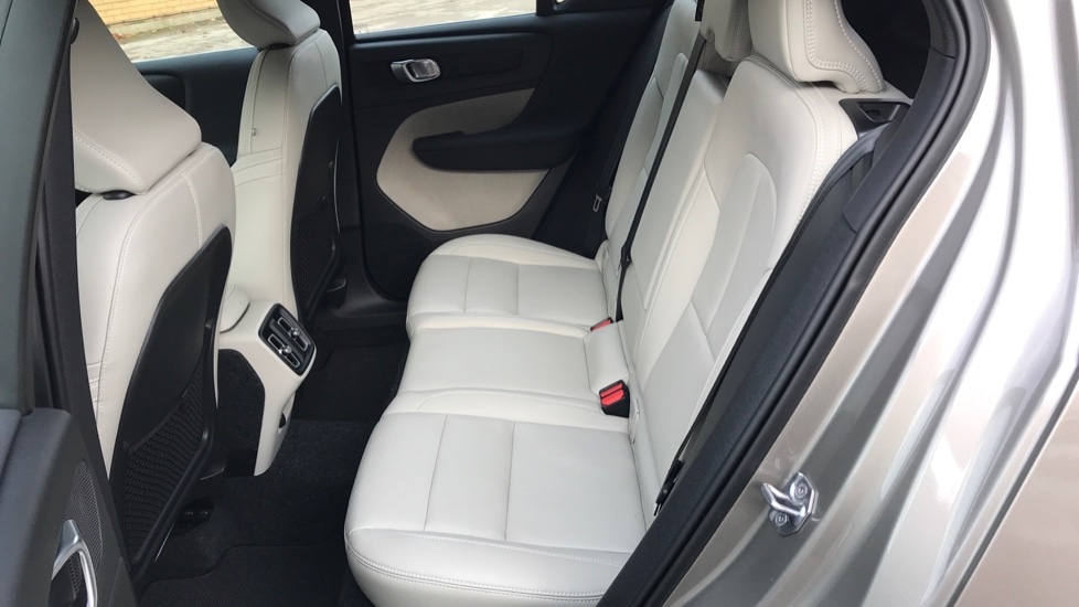 Used Volvo XC40 2021 for sale - 76873809: Photo 14