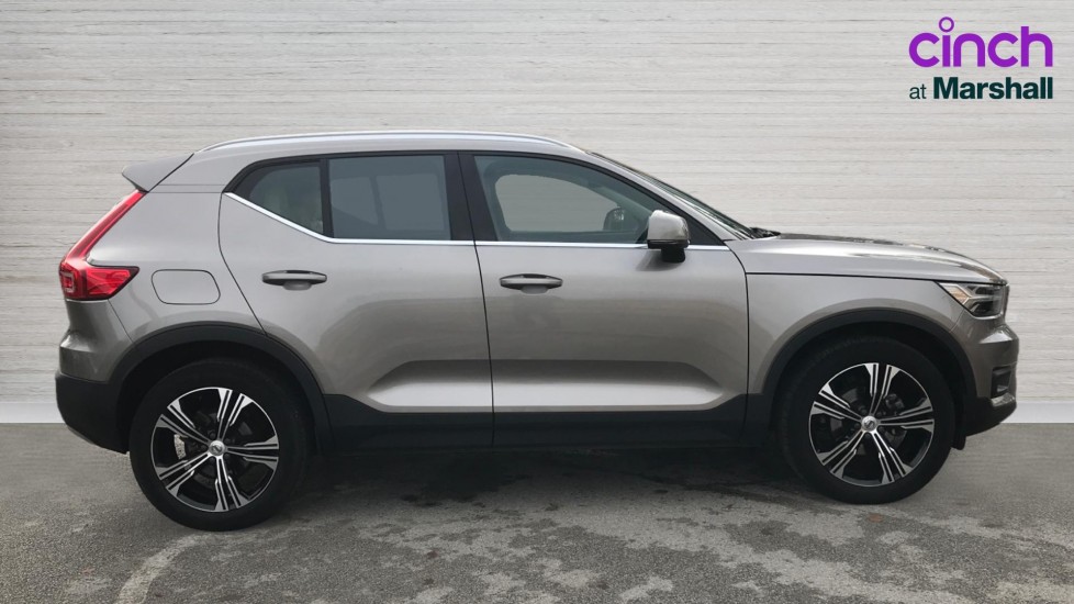Used Volvo XC40 2021 for sale - 76873809: Photo 2