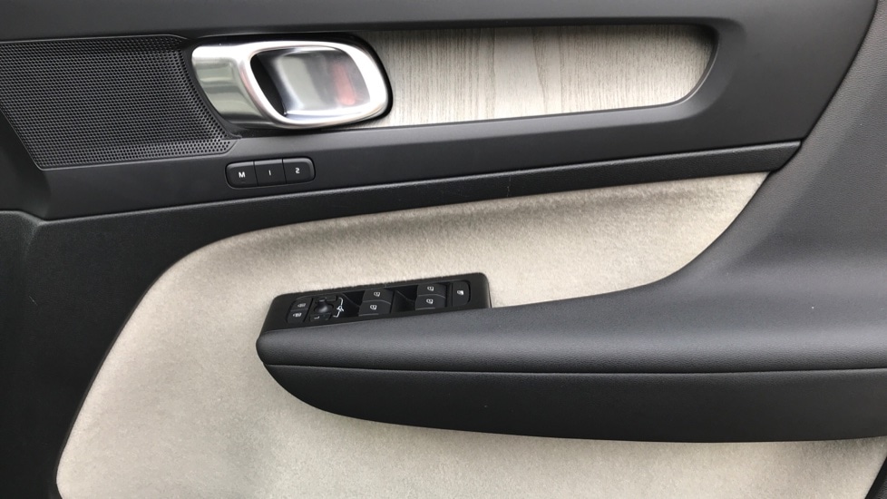 Used Volvo XC40 2021 for sale - 76873809: Photo 32