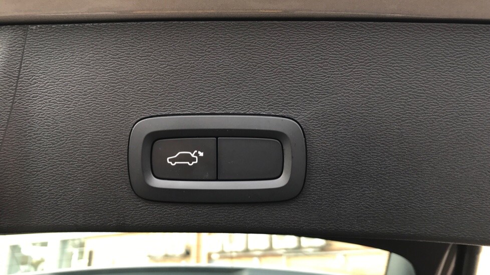 Used Volvo XC40 2021 for sale - 76873809: Photo 33