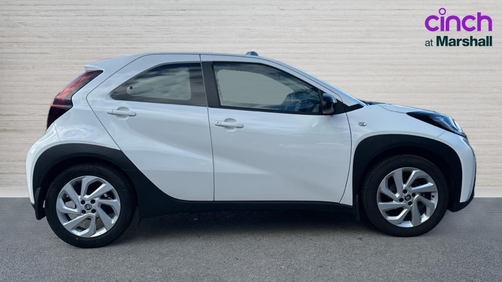 Used Toyota Aygo X 2023 for sale - 76870790: Photo 2