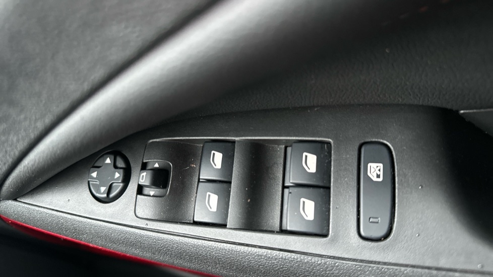 Used Vauxhall Crossland 2021 for sale - 76873213: Photo 30