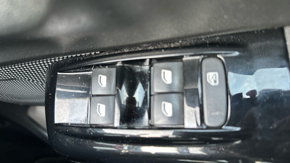 Used Citroen C3 2018 for sale - 76874932: Photo 30