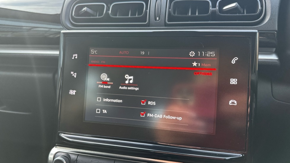 Used Citroen C3 2018 for sale - 76874932: Photo 36