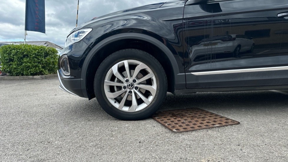 Used Volkswagen T-Roc 2024 for sale - 75967021: Photo 17