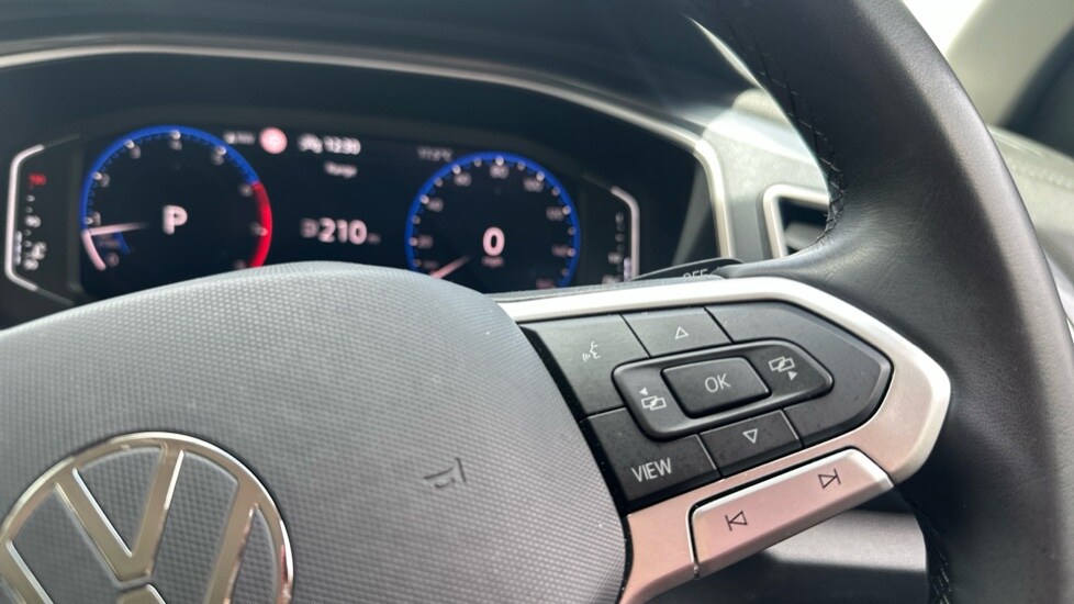 Used Volkswagen T-Roc 2024 for sale - 75967021: Photo 23