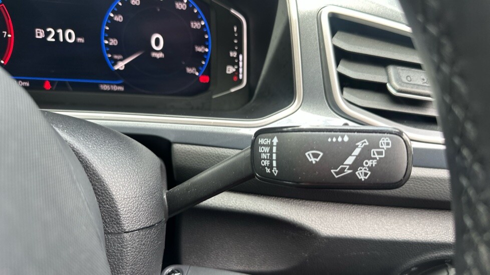 Used Volkswagen T-Roc 2024 for sale - 75967021: Photo 25