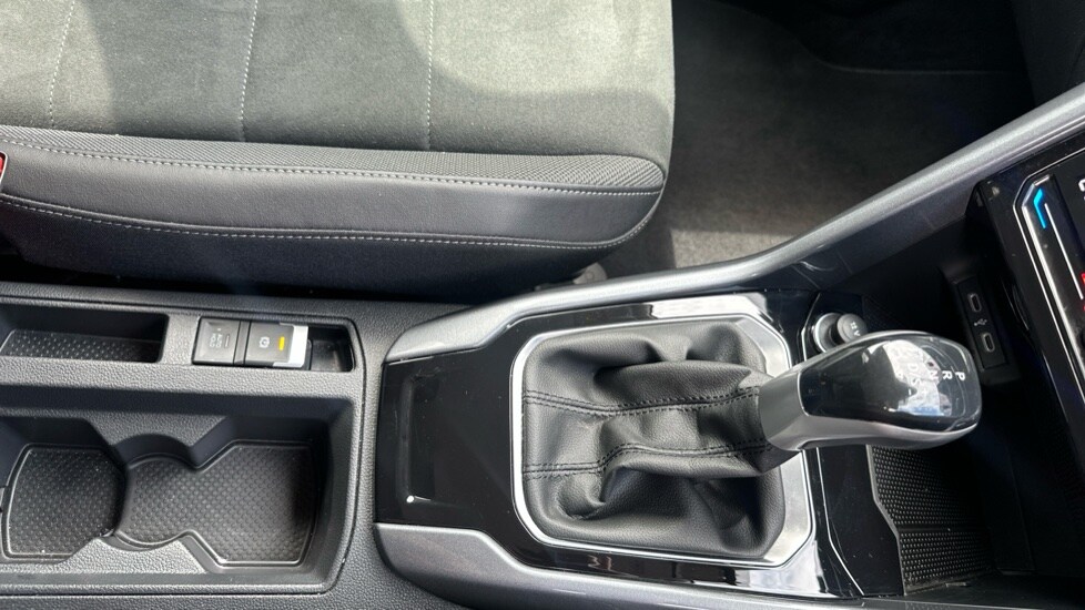 Used Volkswagen T-Roc 2024 for sale - 75967021: Photo 29