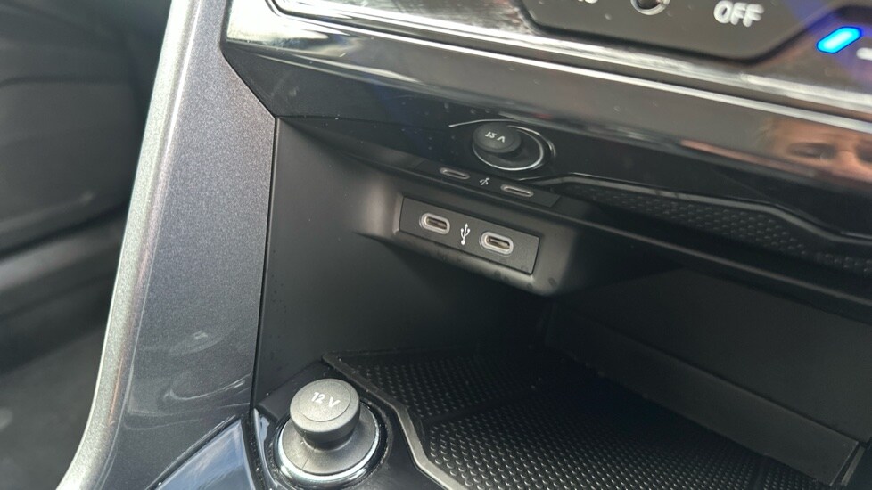 Used Volkswagen T-Roc 2024 for sale - 75967021: Photo 37