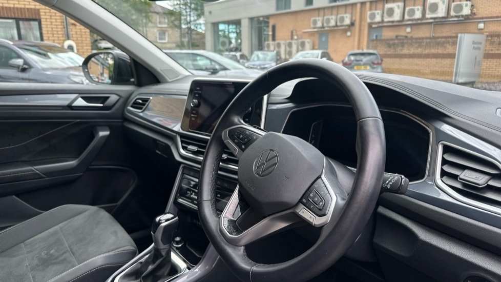 Used Volkswagen T-Roc 2024 for sale - 75967021: Photo 9