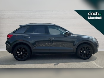 Used Volkswagen T-Roc 2021 for sale - 75471637: Photo
