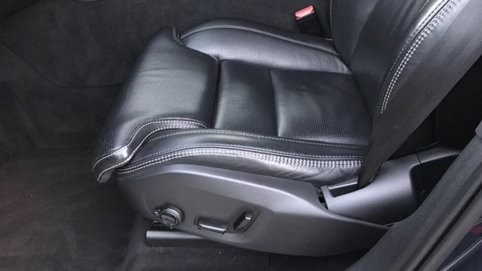 Used Volvo XC60 2018 for sale - 76007708: Photo 32