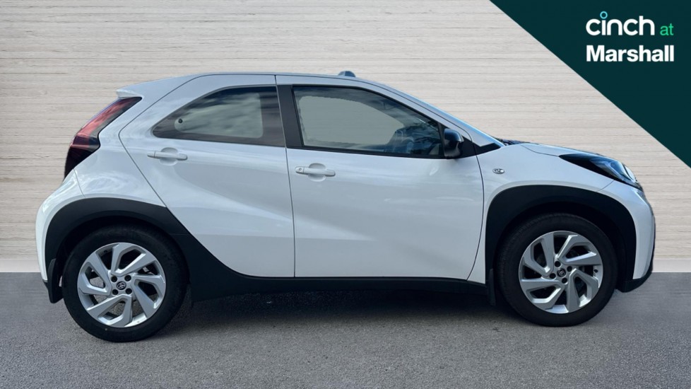 Used Toyota Aygo X 2023 for sale - 75992798: Photo 2