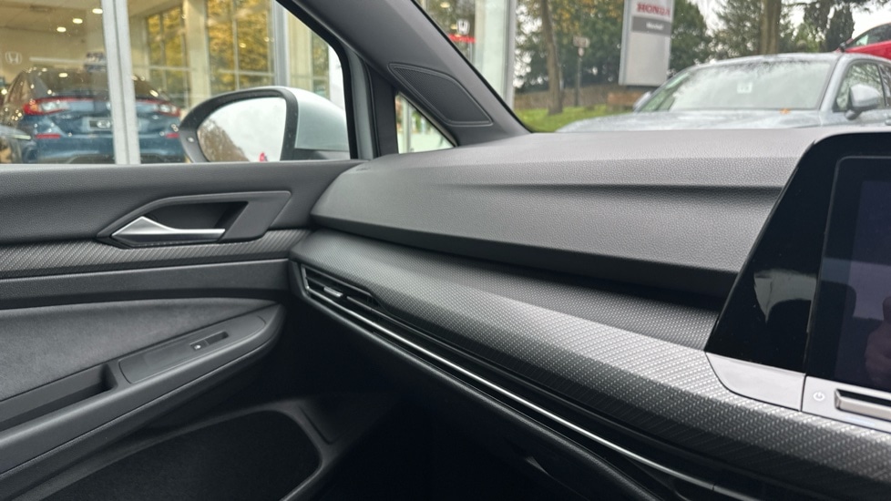 Used Volkswagen Golf 2021 for sale - 76872928: Photo 41