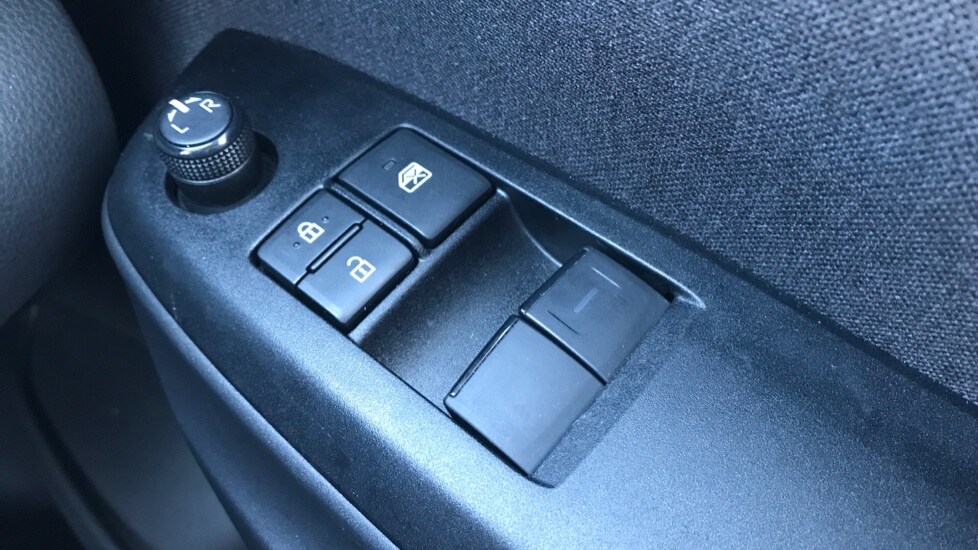 Used Toyota Yaris 2023 for sale - 76872848: Photo 38