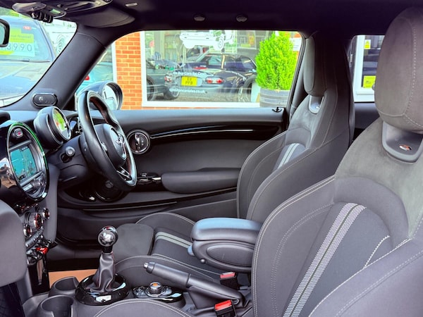 Used MINI Hatch 2019 for sale - 75266570: Photo 32