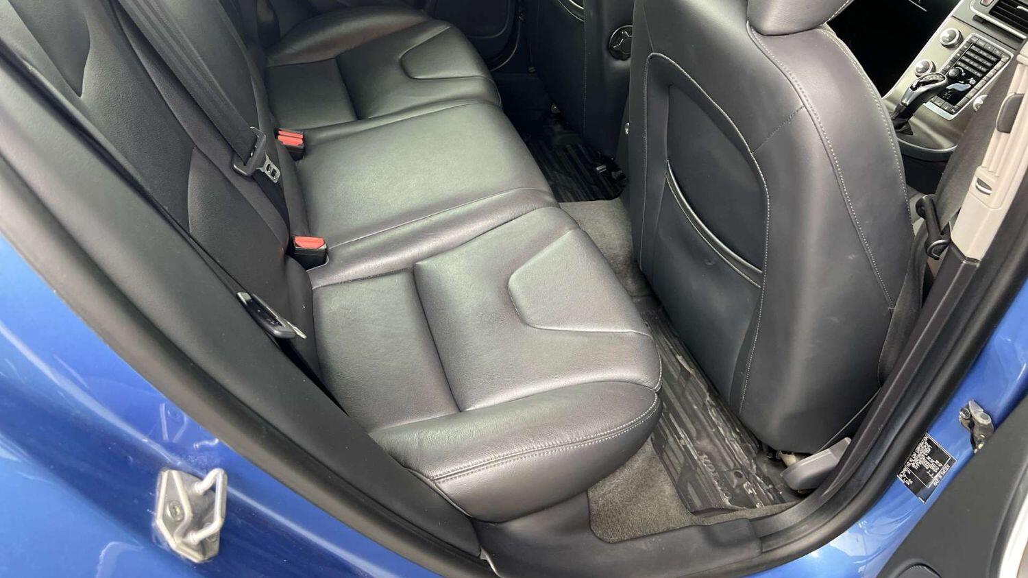 Used Volvo V60 2014 for sale - 76211826: Photo 17