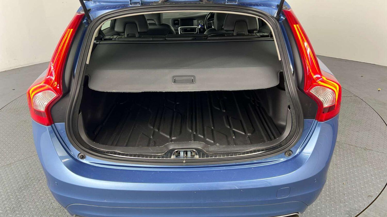 Used Volvo V60 2014 for sale - 76211826: Photo 18