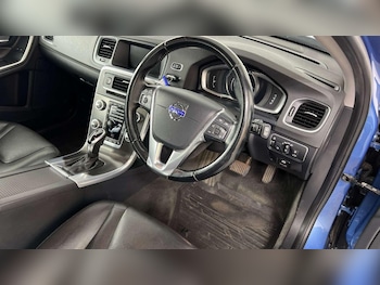Used Volvo V60 2014 for sale - 76211826: Photo 2